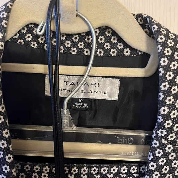 Tahari, ASL women’s two piece suit size 10 - Picture 3 of 4